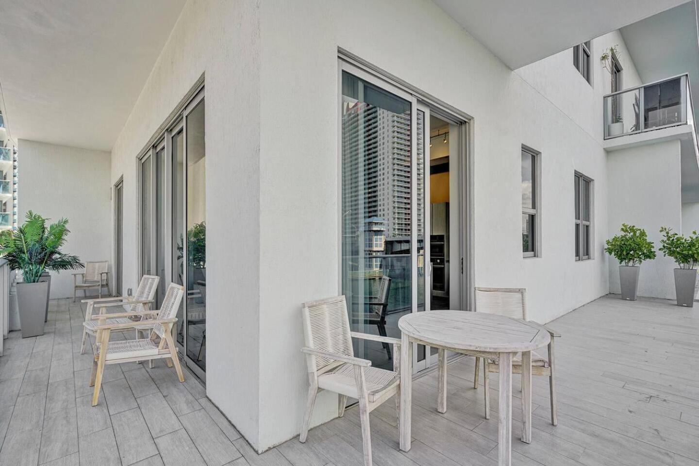 Amazing Apartments At H Beach House Hollywood Extérieur photo